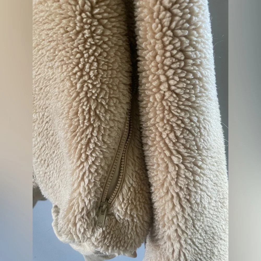 Alo Yoga Foxy Sherpa Camel Jacket size Medium